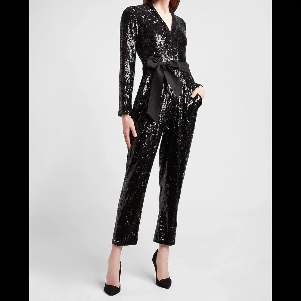 ❤️❤️ EXPRESS SEQUIN LONG SLEEVE JUMPSUIT❤️❤️